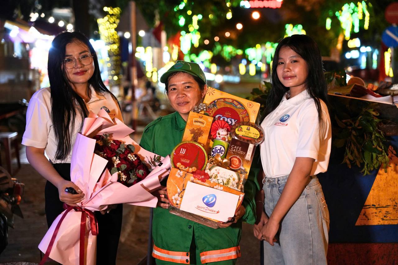 Biểu tượng hỗ trợ qua email của k8vina