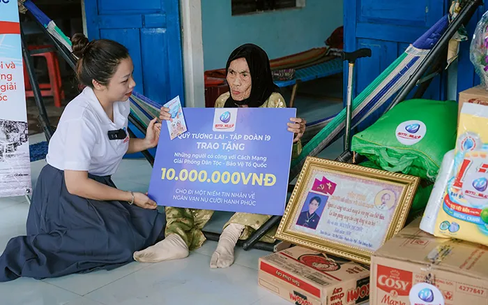 Đội ngũ hỗ trợ khách hàng chuyên nghiệp của k8vina sẵn sàng phục vụ 24/7